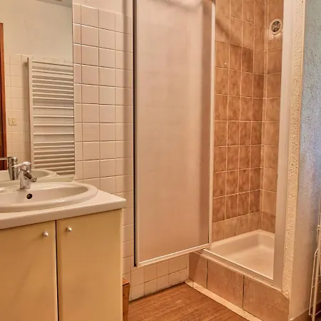 Apartment Location Cozy Aux Pieds Des Pistes, Proche Commerces Et Centre-village - Fr-1-505-104 Notre-Dame-de-Bellecombe